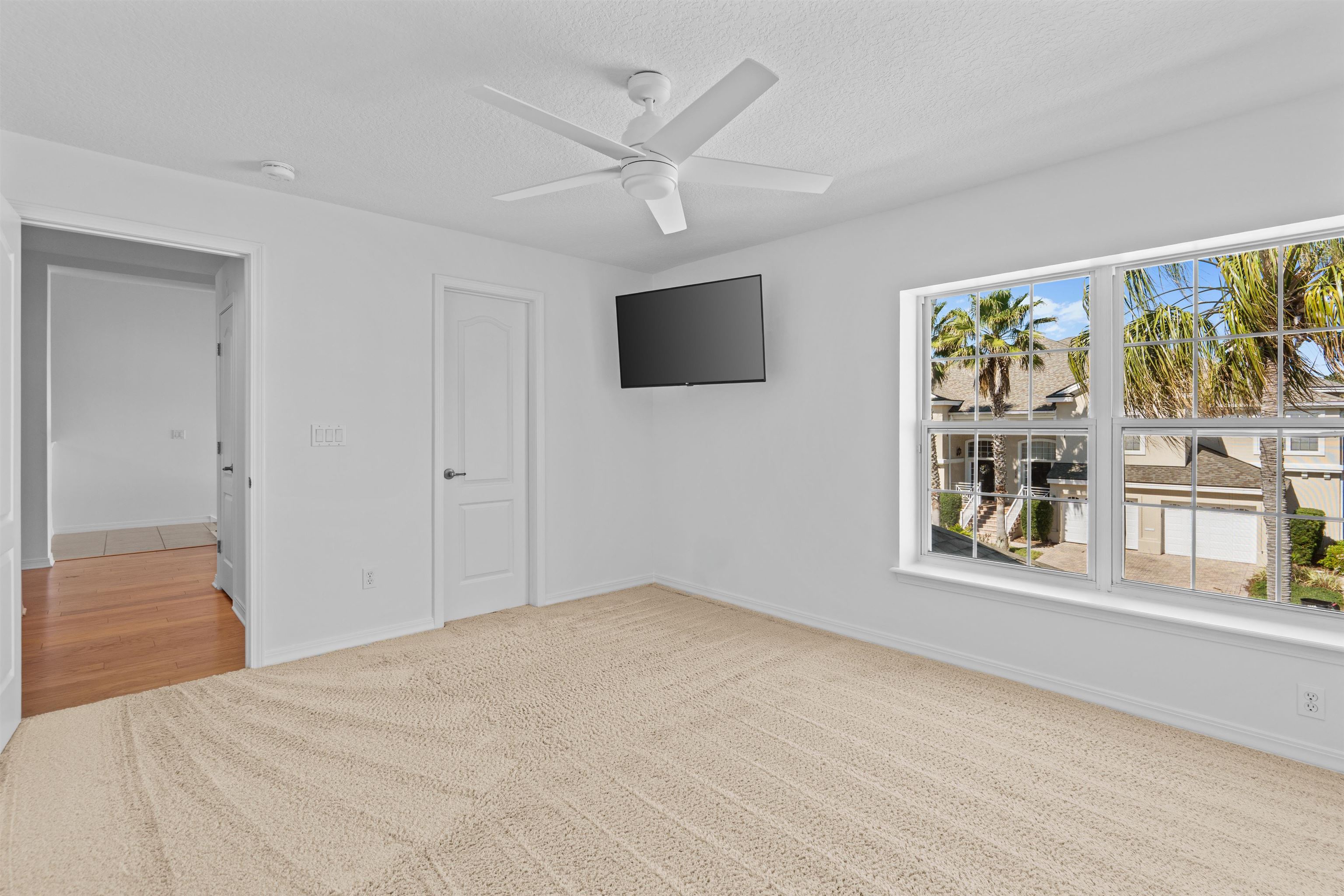 Image 36 of 66 For 1005 Makarios Dr