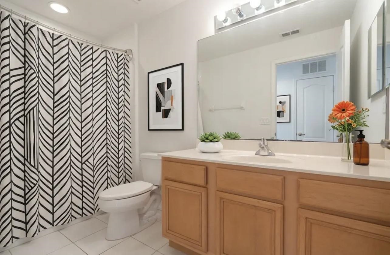 Image 39 of 66 For 1005 Makarios Dr