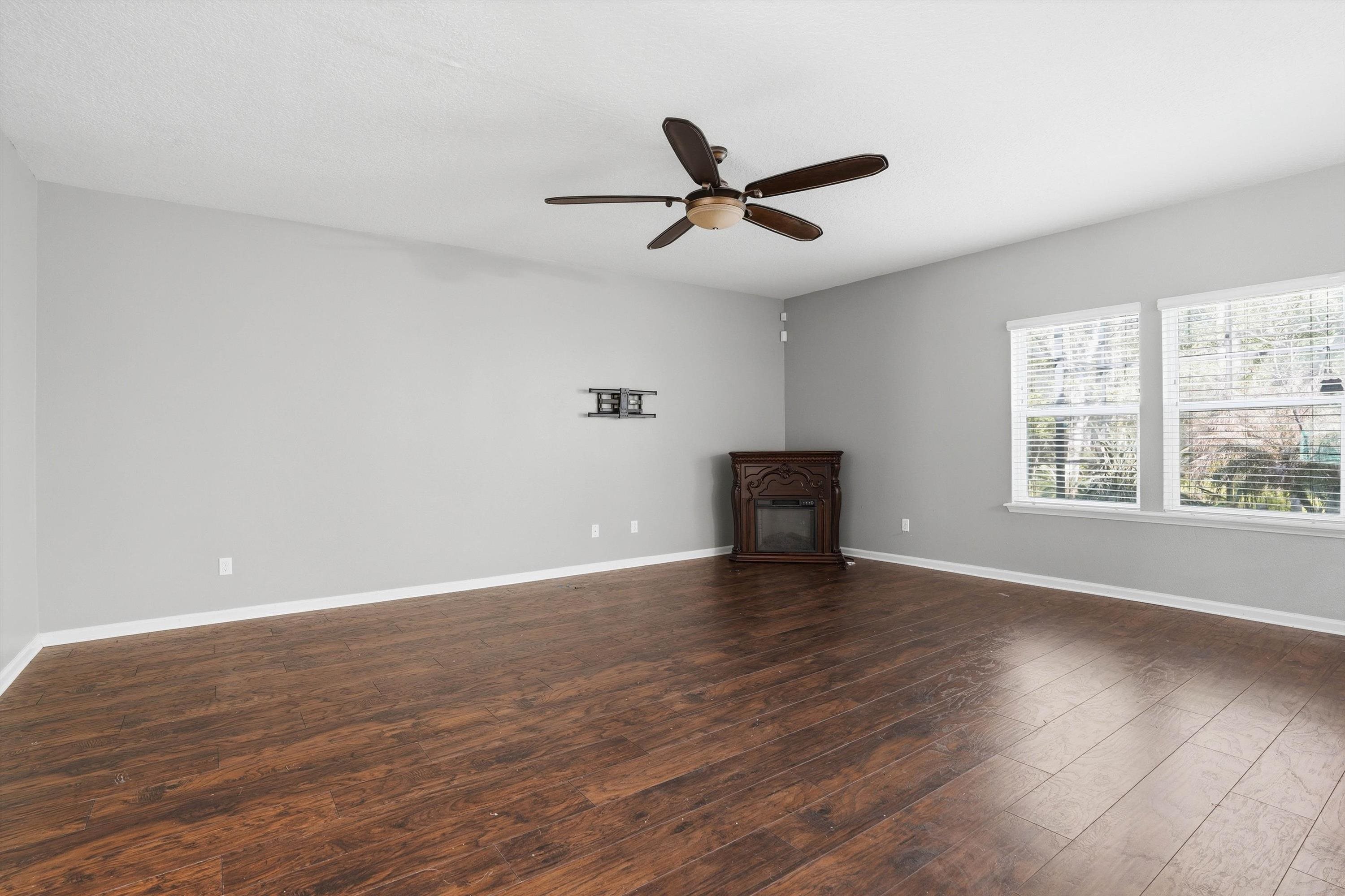 Image 11 of 39 For 5363 Cypress Links Blvd