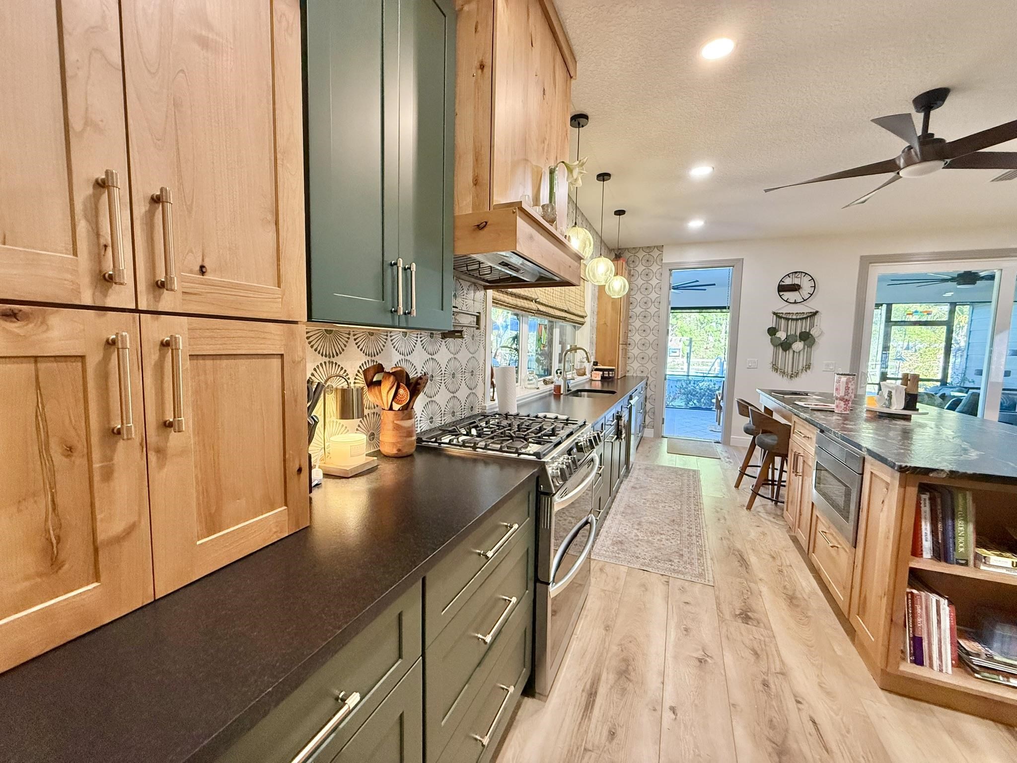 Image 43 of 75 For 146 Maple Tree Ln