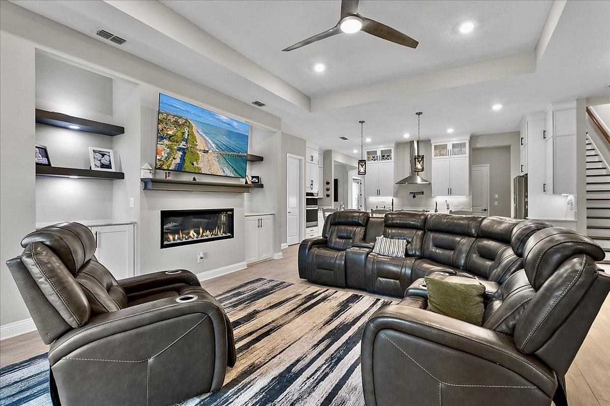 Image 16 of 40 For 196 Holly Landing Way