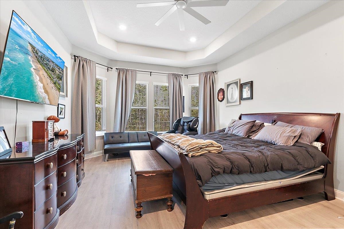 Image 19 of 40 For 196 Holly Landing Way