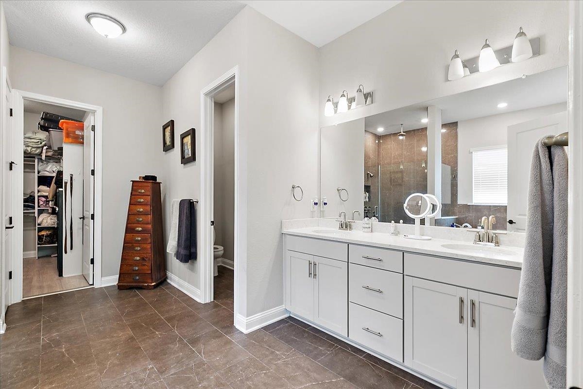 Image 20 of 40 For 196 Holly Landing Way