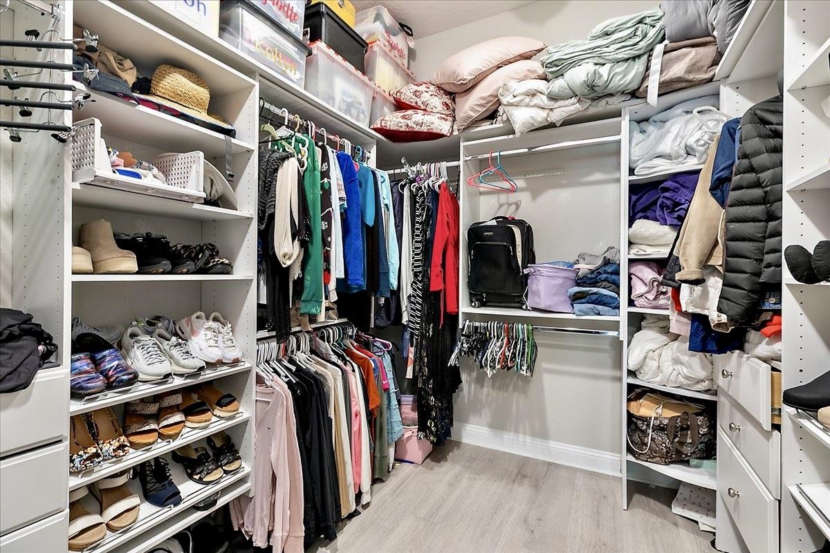 Image 22 of 40 For 196 Holly Landing Way