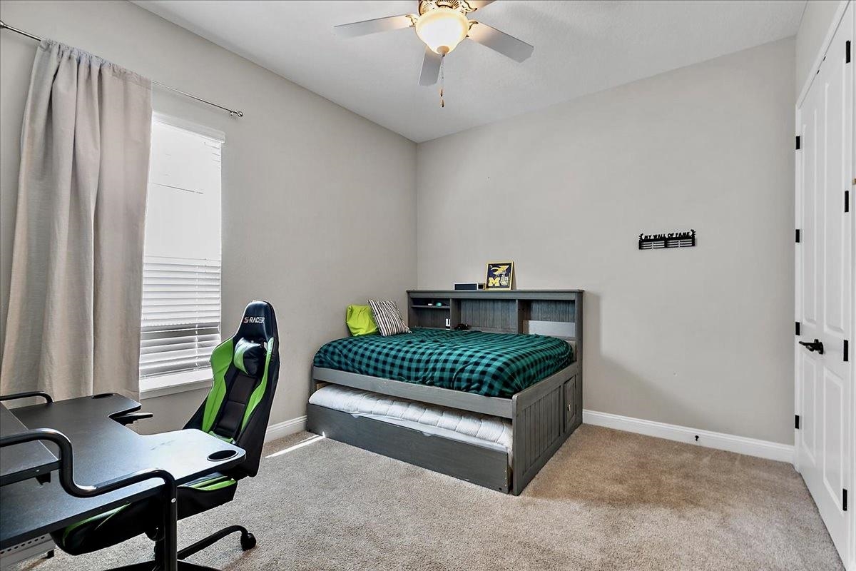 Image 23 of 40 For 196 Holly Landing Way