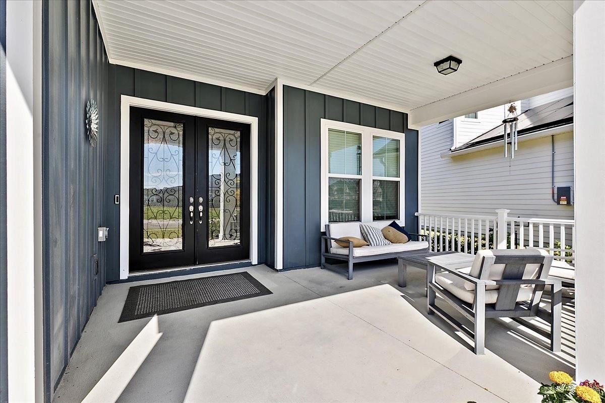 Image 7 of 40 For 196 Holly Landing Way