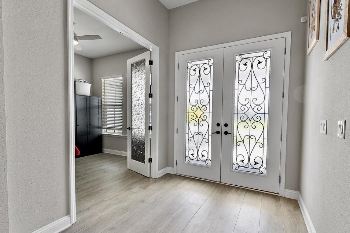 Image 8 of 40 For 196 Holly Landing Way