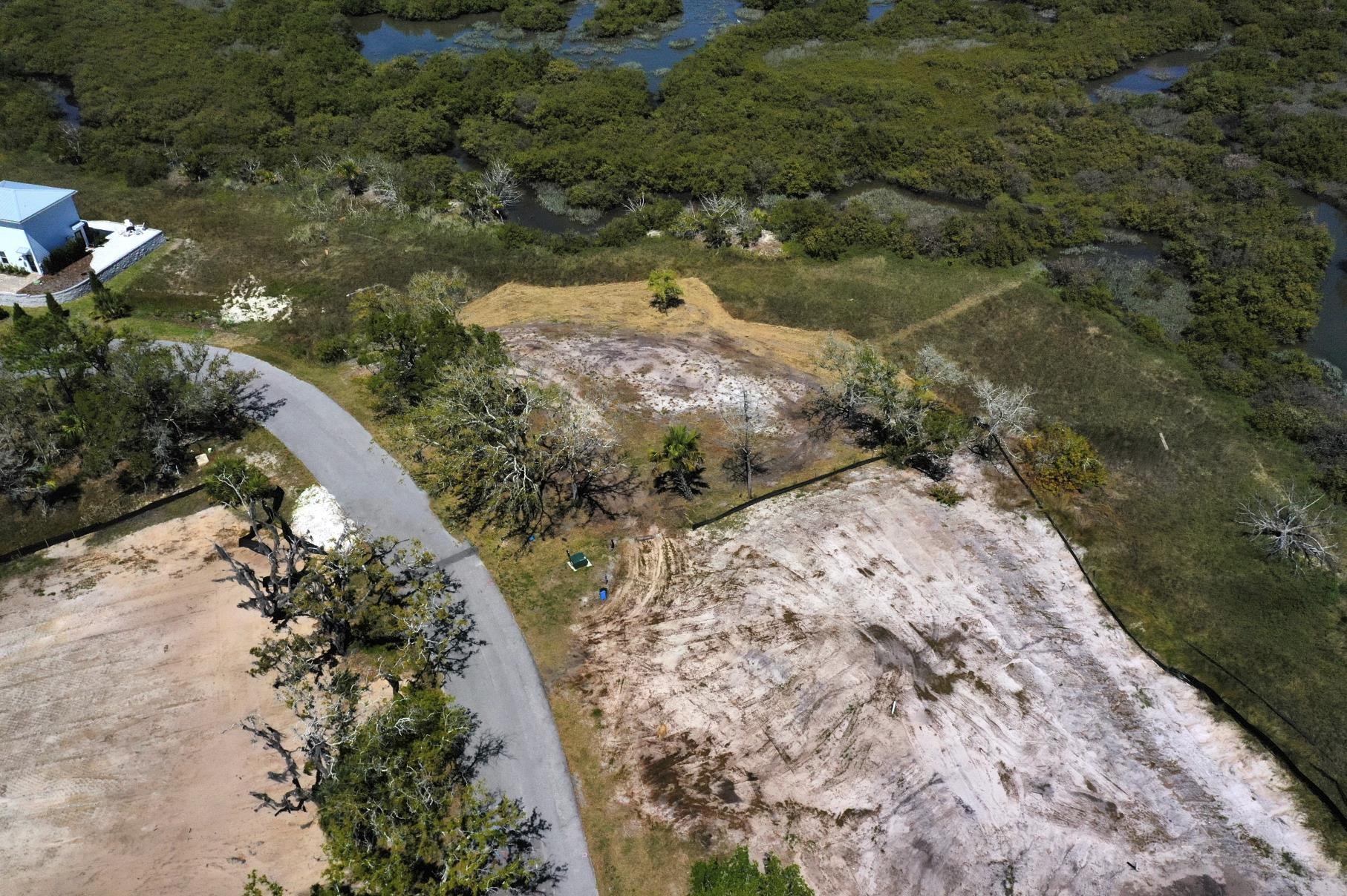 Image 17 of 28 For 223 Pelican Reef Dr