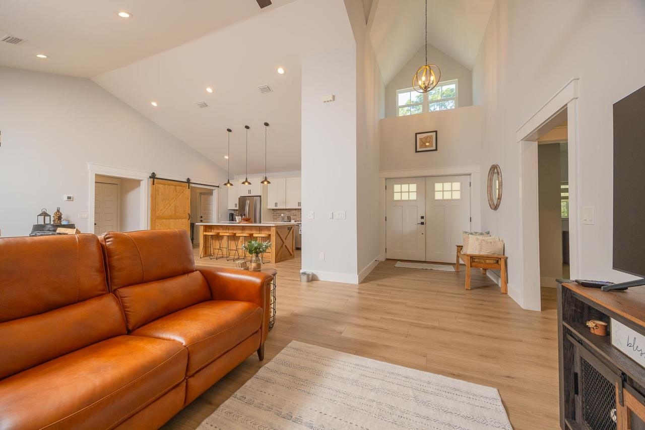 Image 21 of 79 For 1851 Isherwood Ter