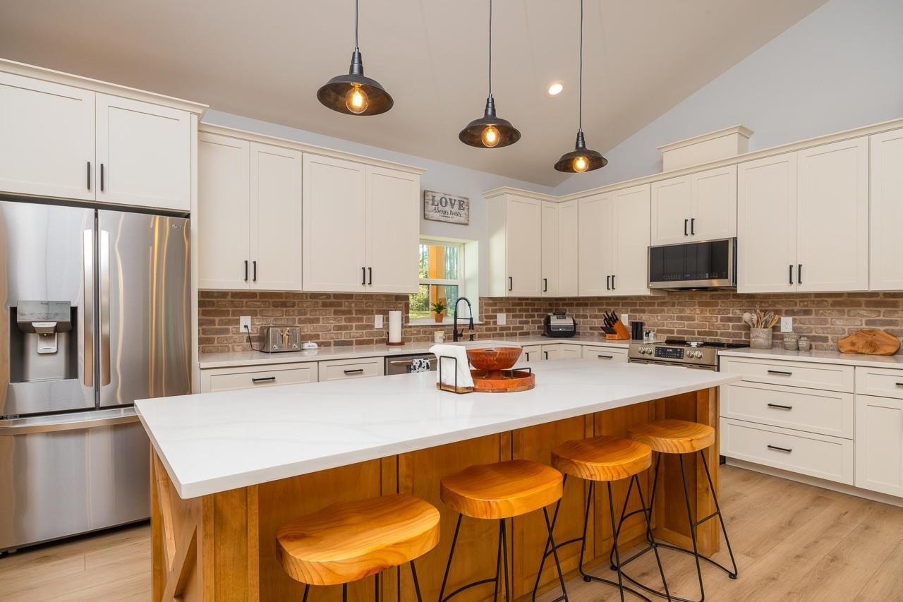 Image 33 of 79 For 1851 Isherwood Ter