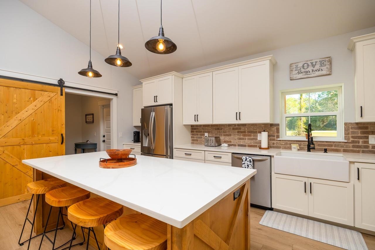 Image 34 of 79 For 1851 Isherwood Ter