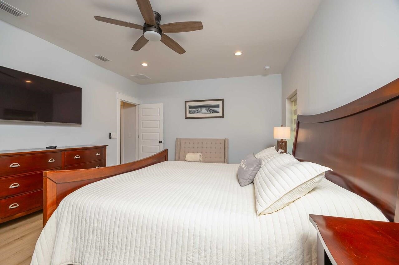 Image 40 of 79 For 1851 Isherwood Ter