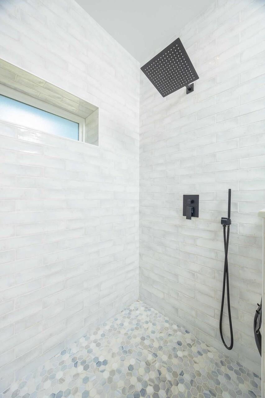 Image 47 of 79 For 1851 Isherwood Ter