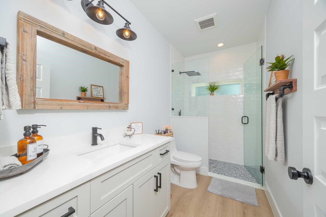 Image 52 of 79 For 1851 Isherwood Ter