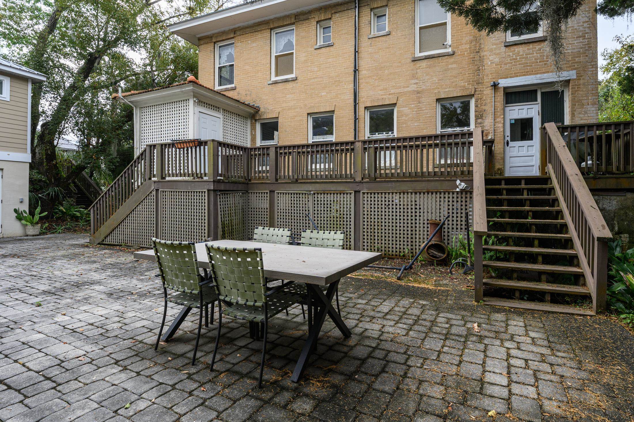 Image 10 of 99 For 24 Saragossa St