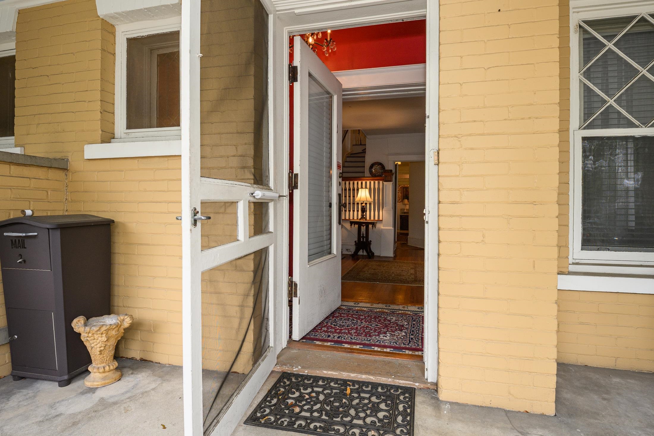 Image 13 of 99 For 24 Saragossa St