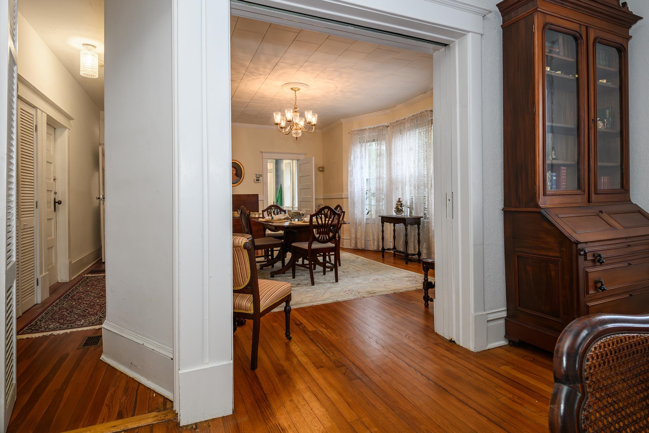 Image 21 of 99 For 24 Saragossa St