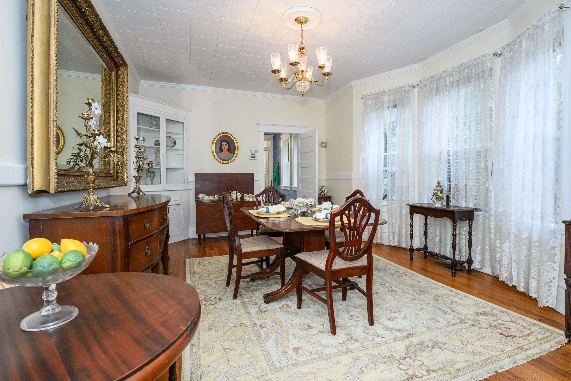 Image 22 of 99 For 24 Saragossa St