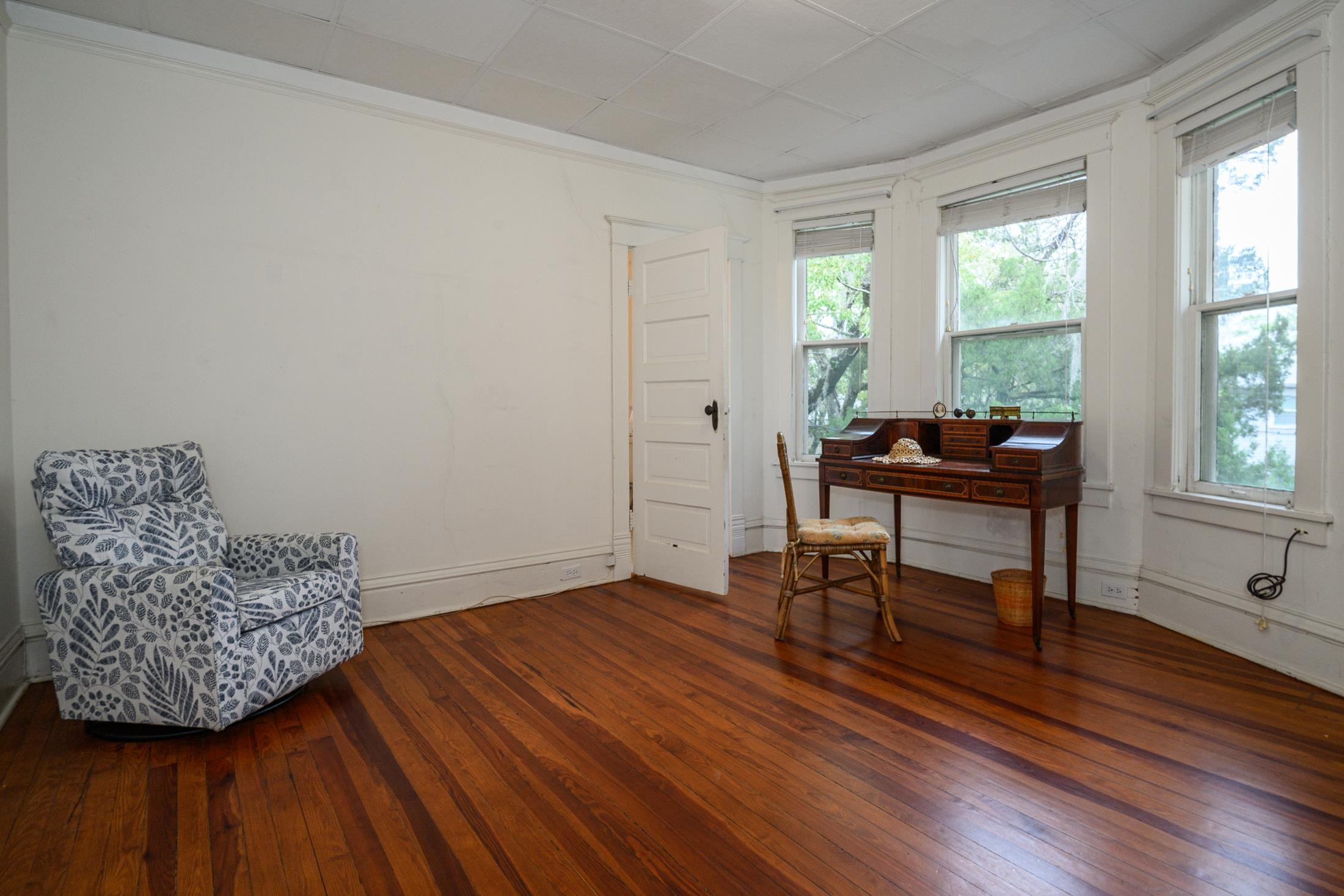 Image 35 of 99 For 24 Saragossa St