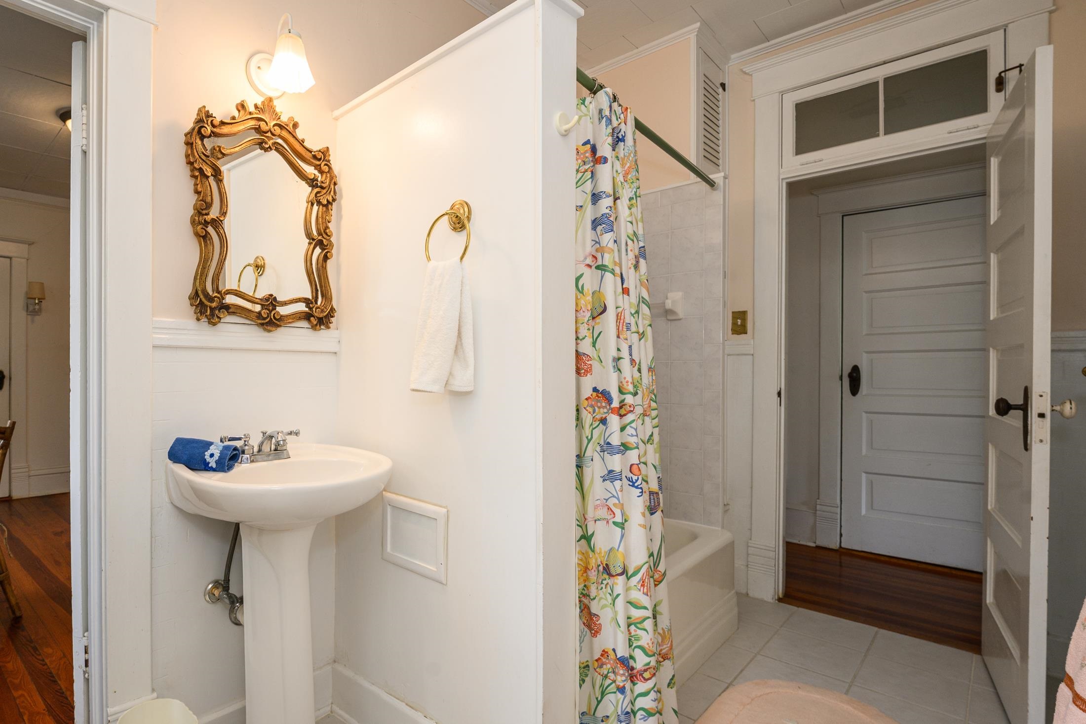 Image 38 of 99 For 24 Saragossa St