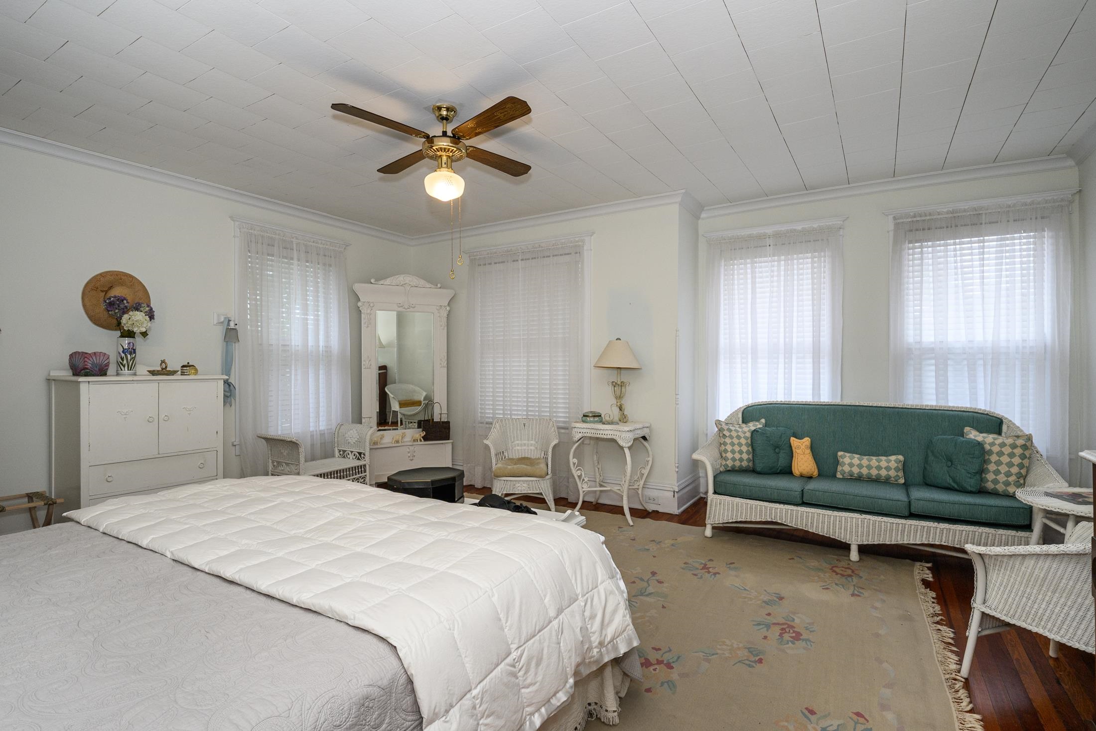 Image 44 of 99 For 24 Saragossa St