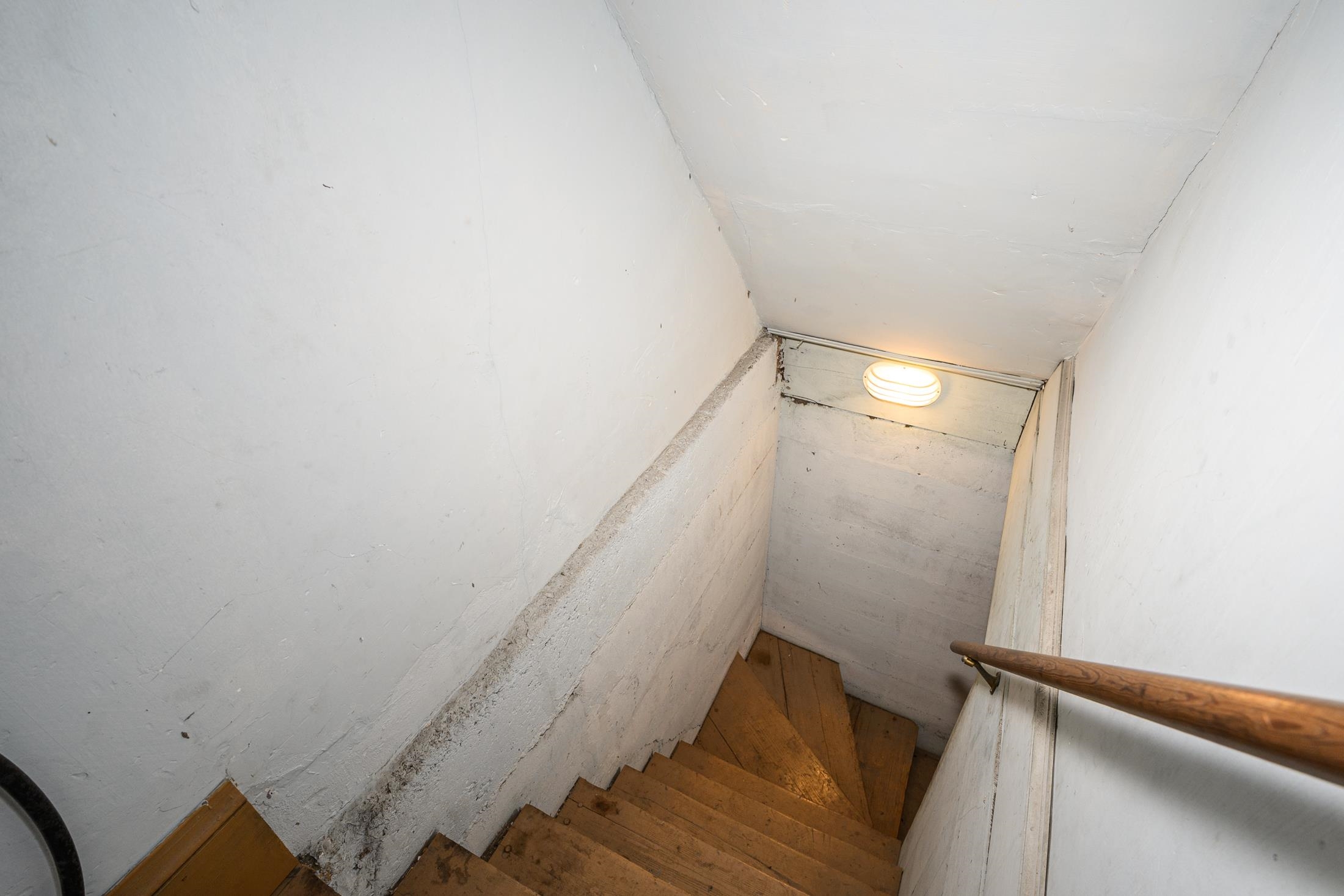 Image 48 of 99 For 24 Saragossa St