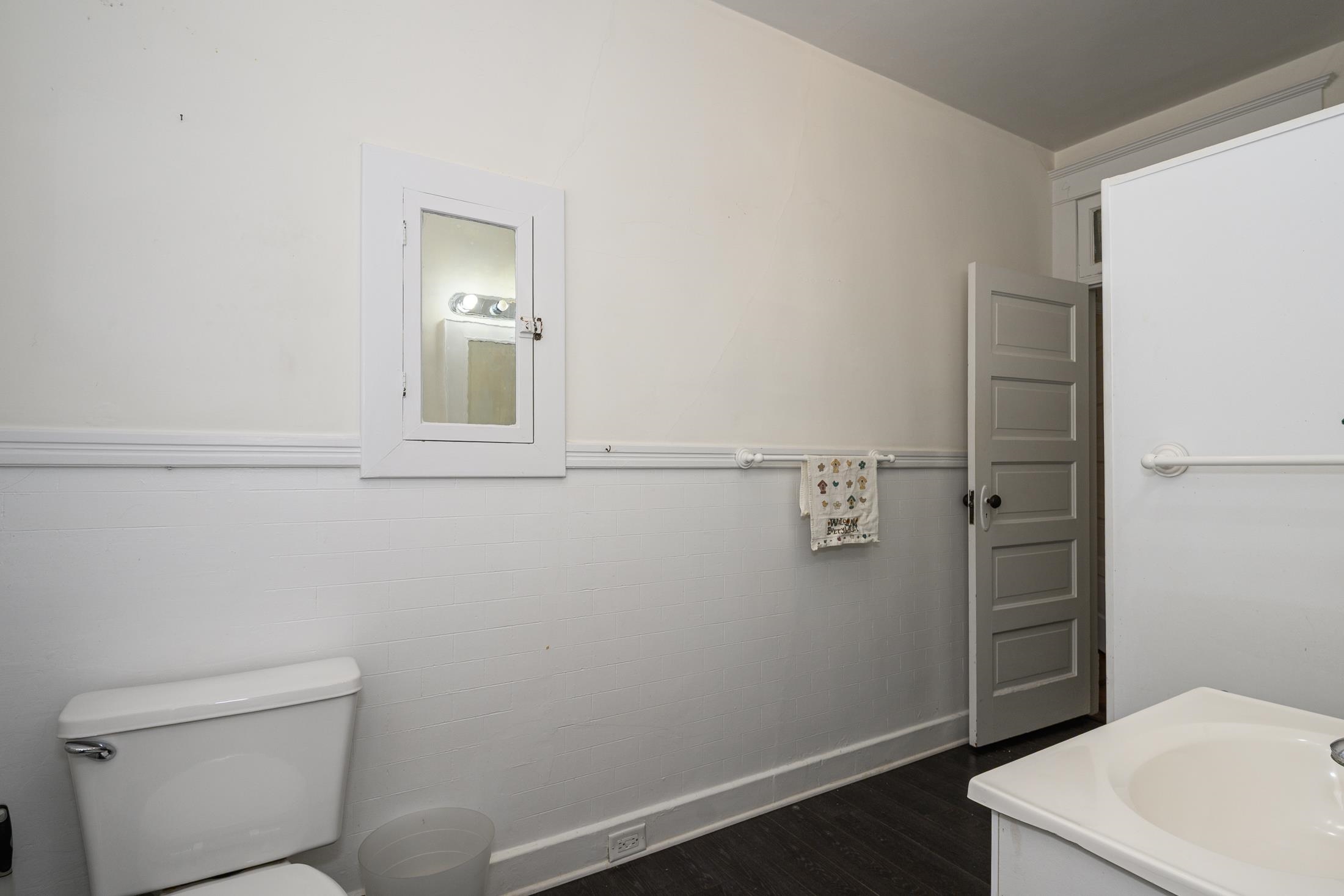 Image 70 of 99 For 24 Saragossa St