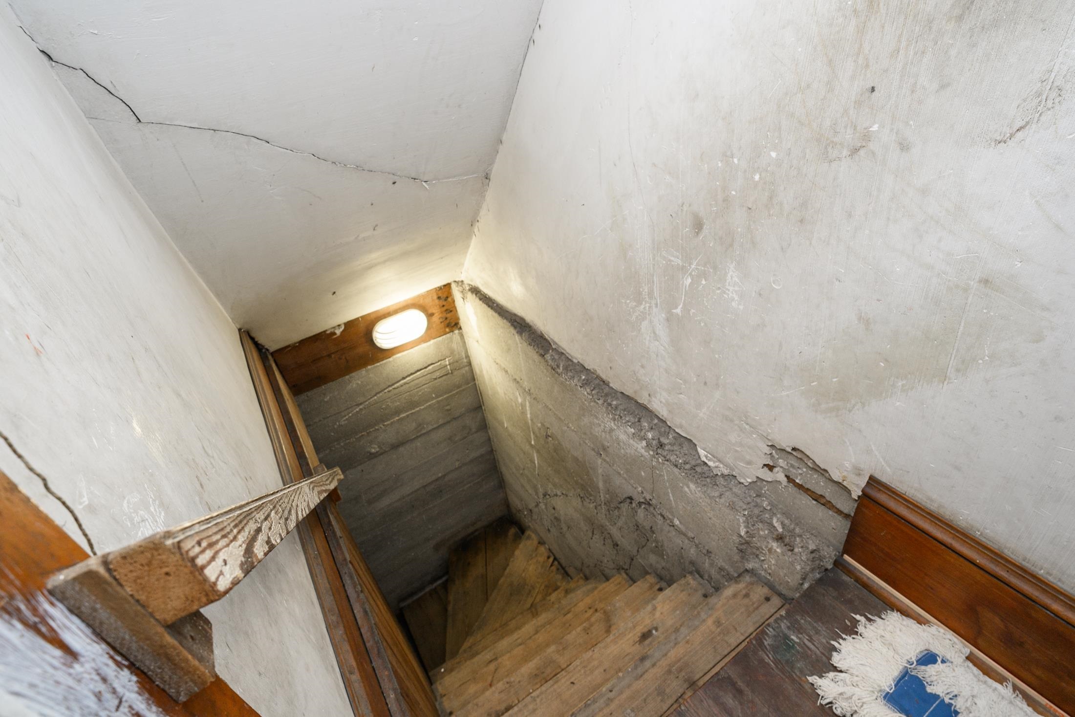 Image 75 of 99 For 24 Saragossa St