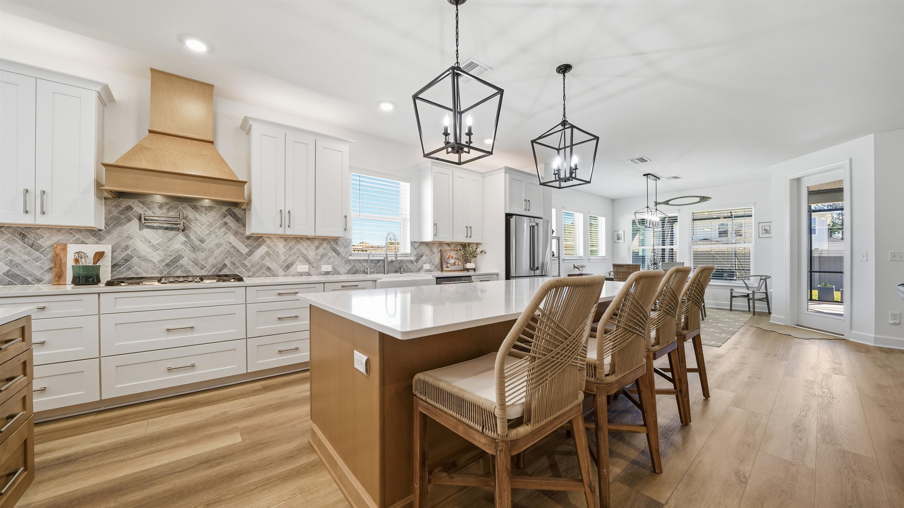 Image 20 of 91 For 119 Victory Ct