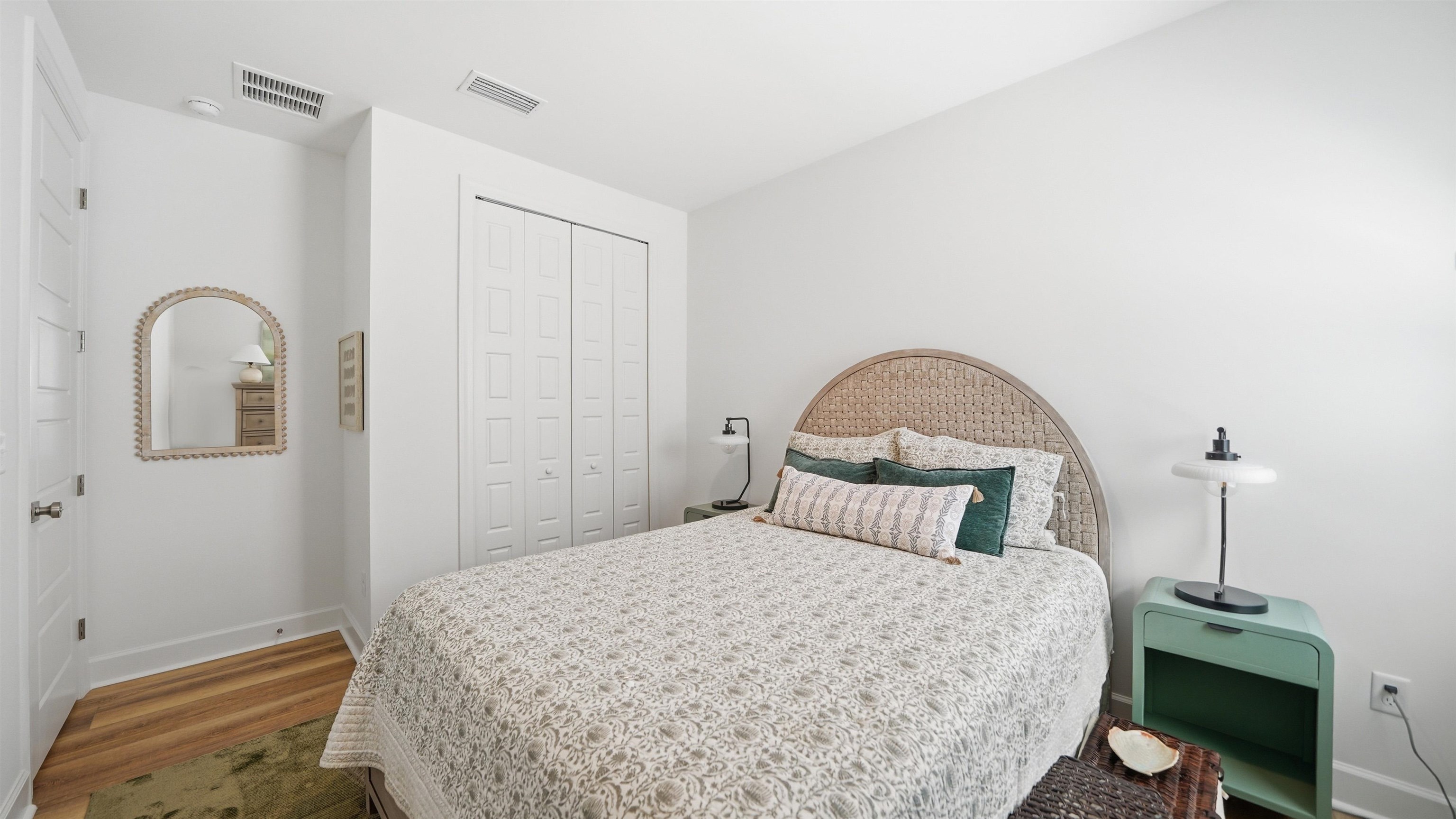 Image 38 of 91 For 119 Victory Ct