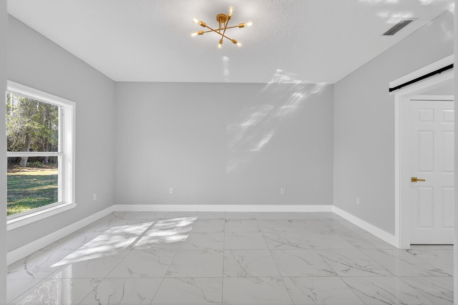 Image 18 of 58 For 8 Barkley Lane