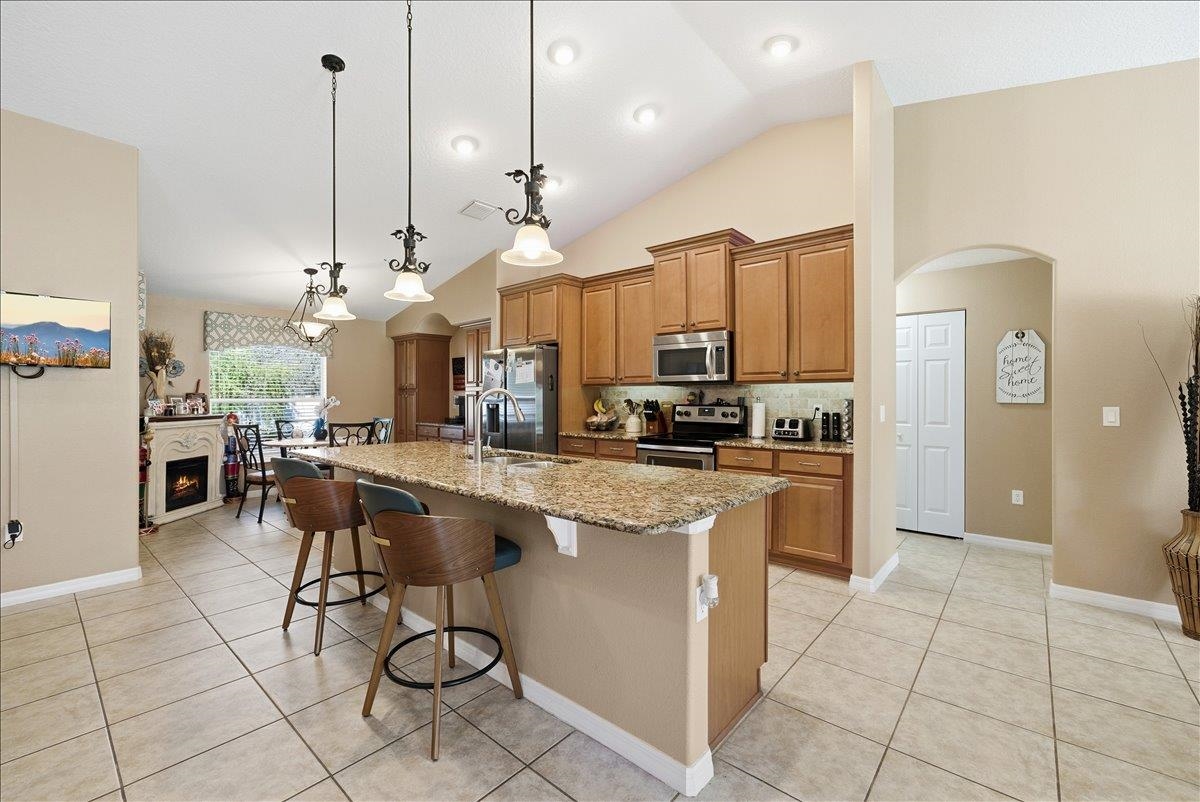 Image 10 of 45 For 8 Point Of Woods Drive