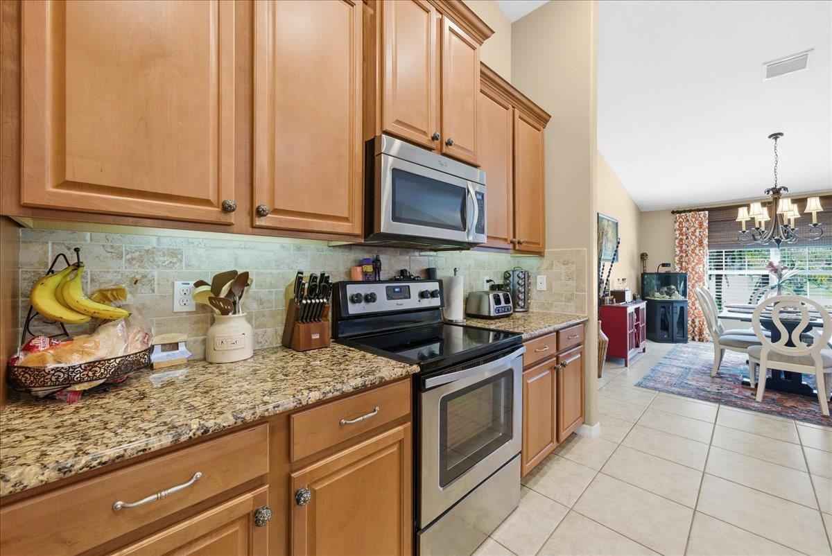 Image 12 of 45 For 8 Point Of Woods Drive