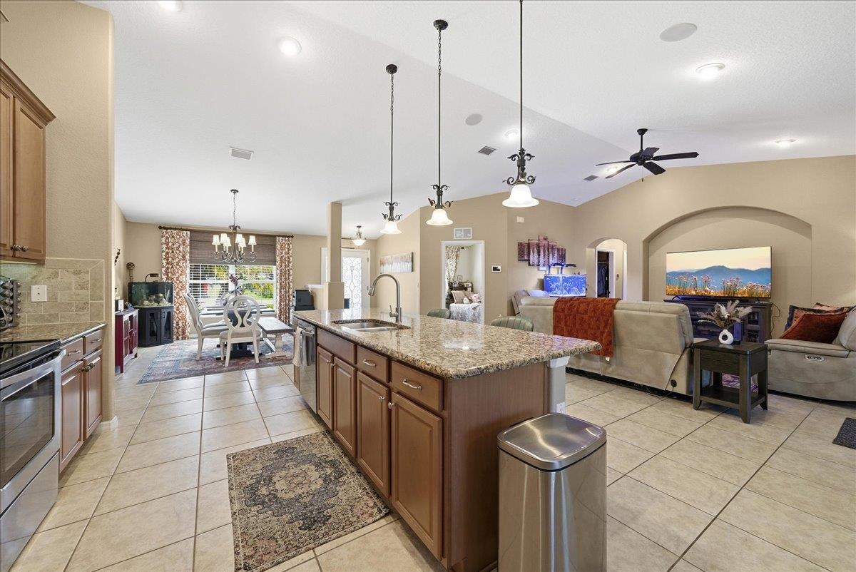 Image 13 of 45 For 8 Point Of Woods Drive