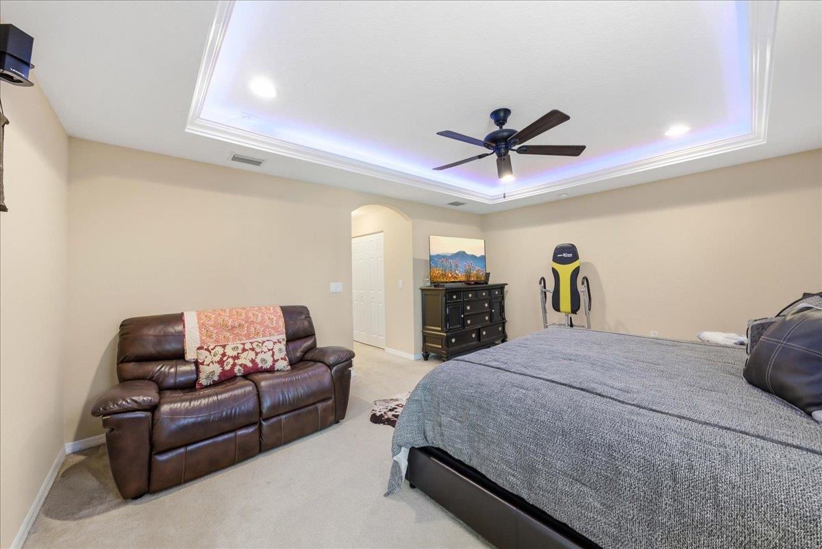 Image 19 of 45 For 8 Point Of Woods Drive