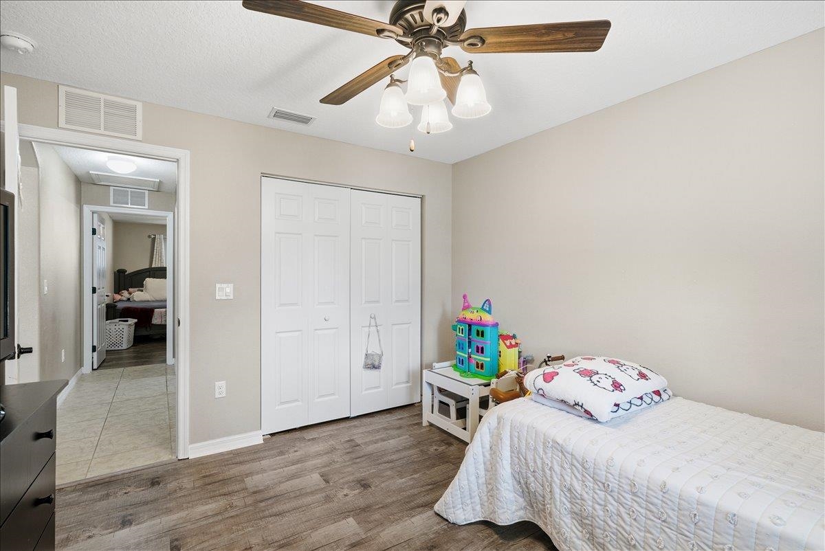 Image 28 of 45 For 8 Point Of Woods Drive