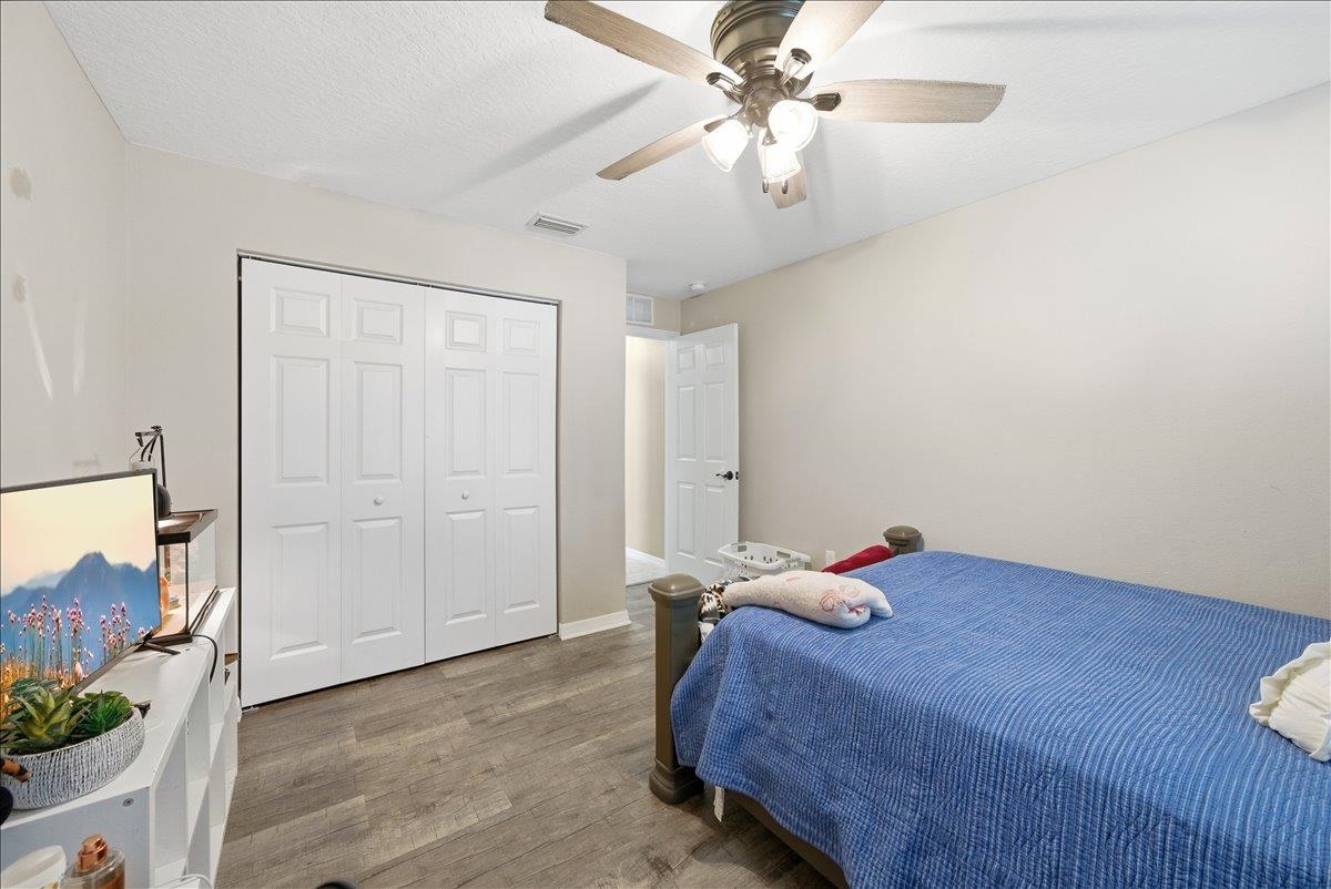 Image 31 of 45 For 8 Point Of Woods Drive