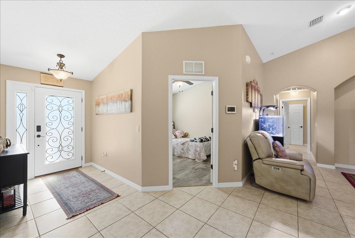 Image 4 of 45 For 8 Point Of Woods Drive