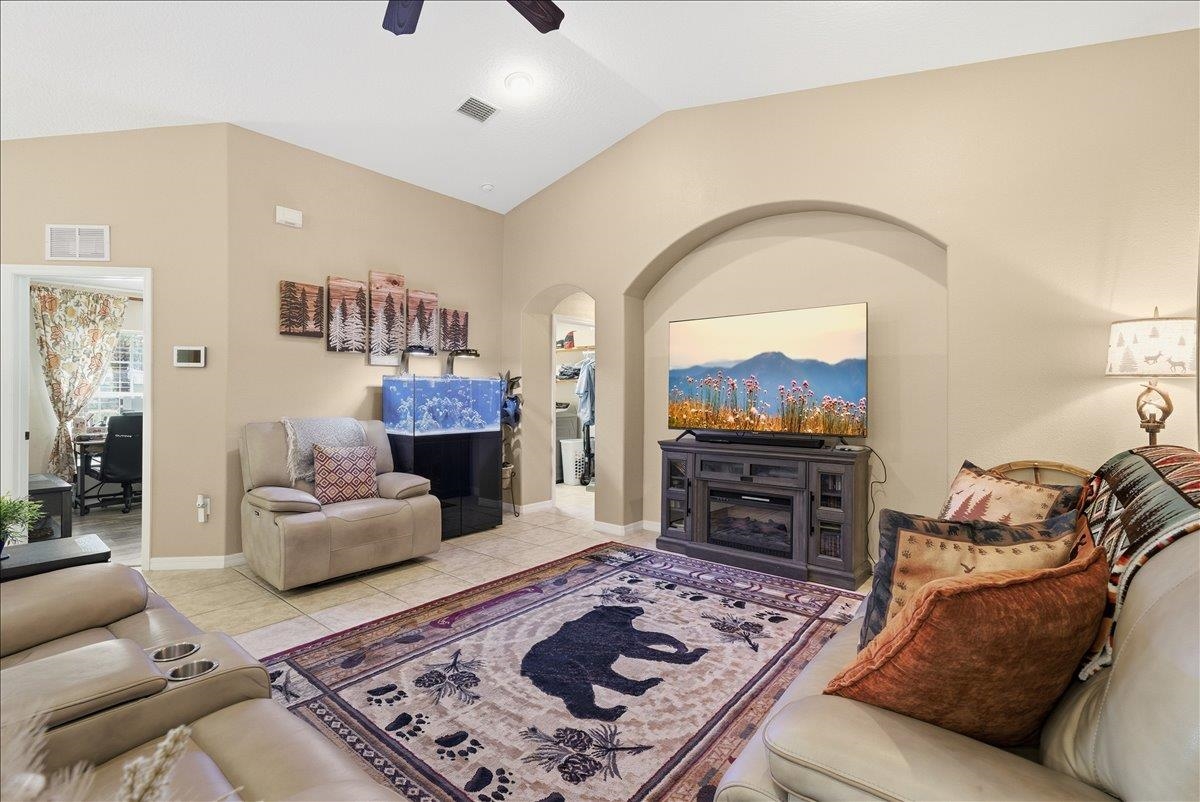 Image 5 of 45 For 8 Point Of Woods Drive