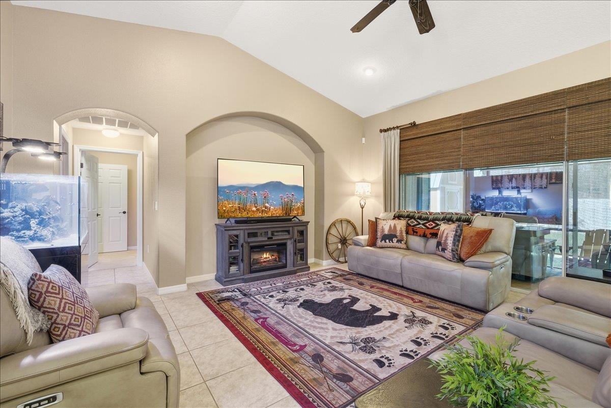 Image 6 of 45 For 8 Point Of Woods Drive