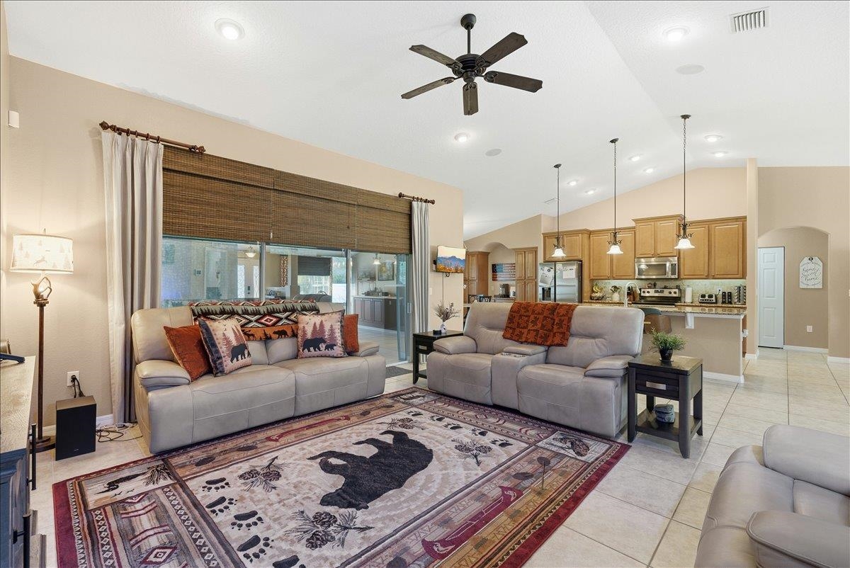 Image 7 of 45 For 8 Point Of Woods Drive