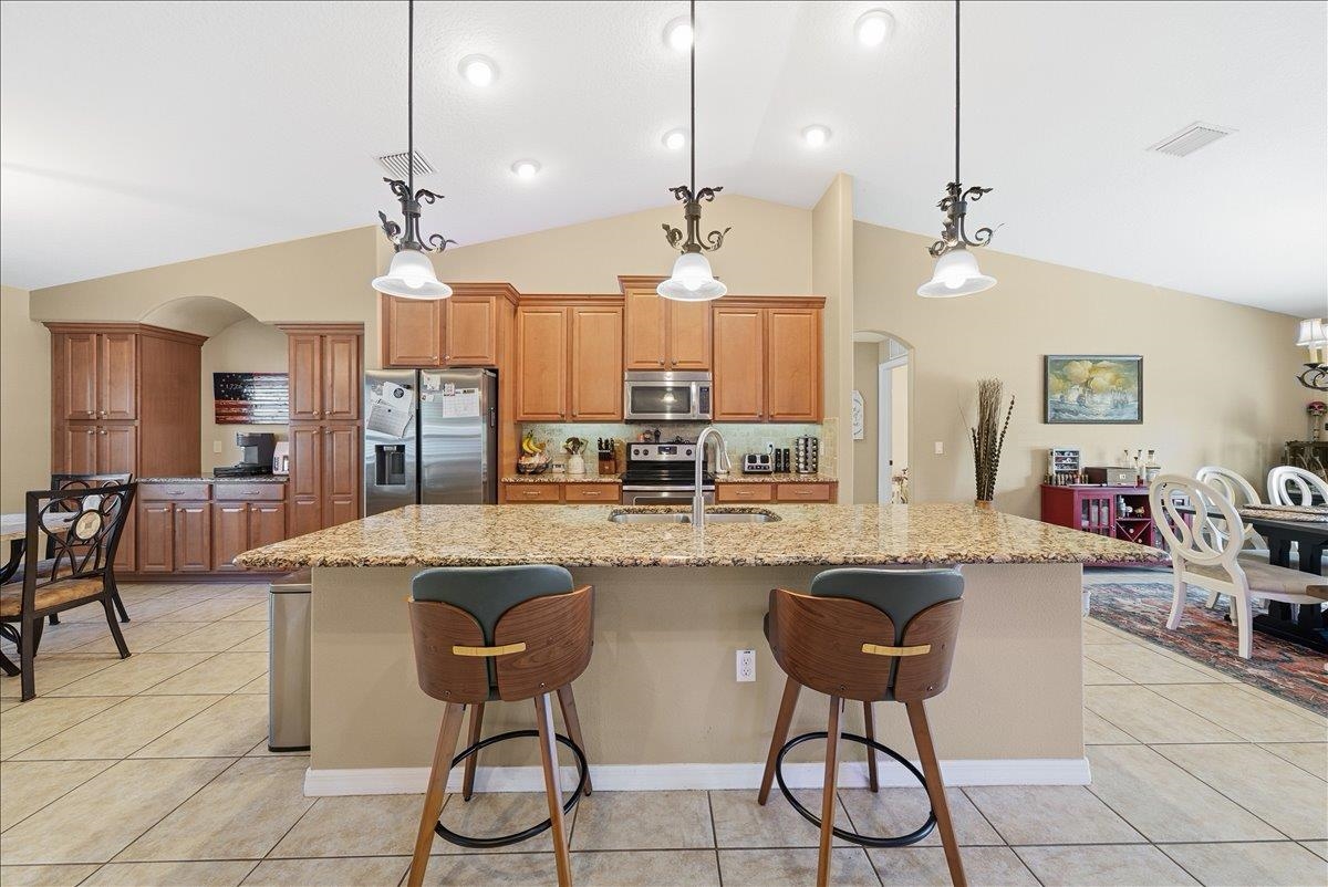 Image 9 of 45 For 8 Point Of Woods Drive