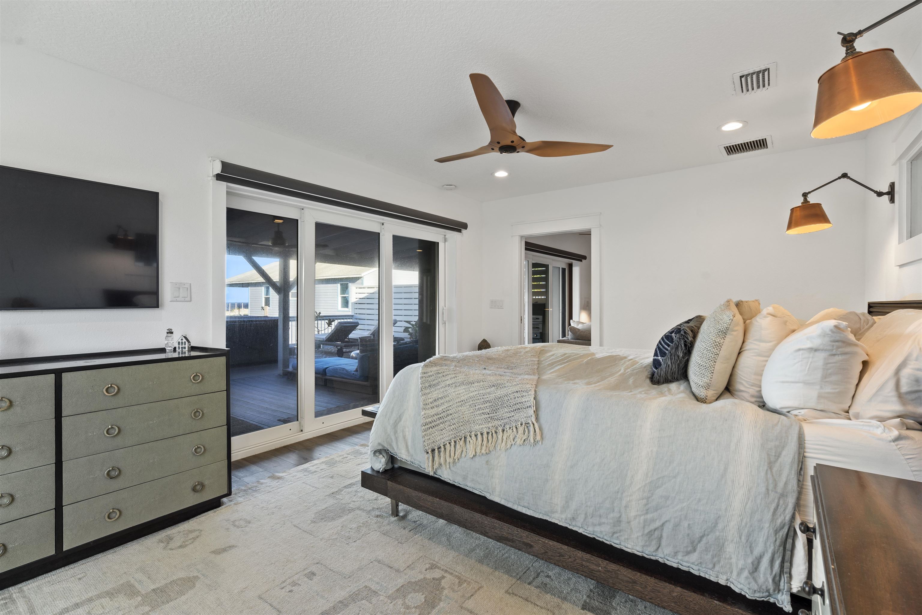 Image 22 of 68 For 5730 Rudolph Ave