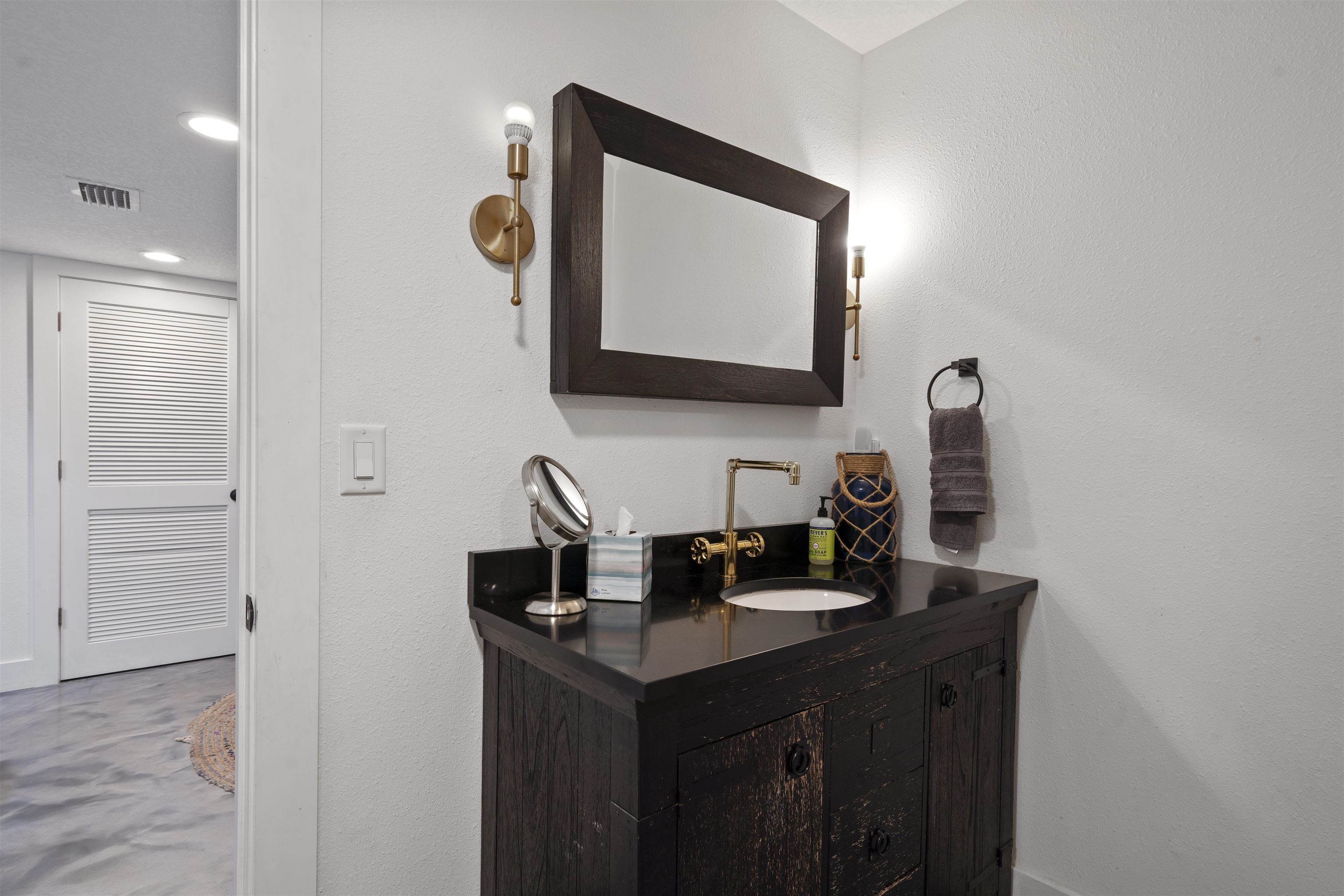 Image 50 of 68 For 5730 Rudolph Ave