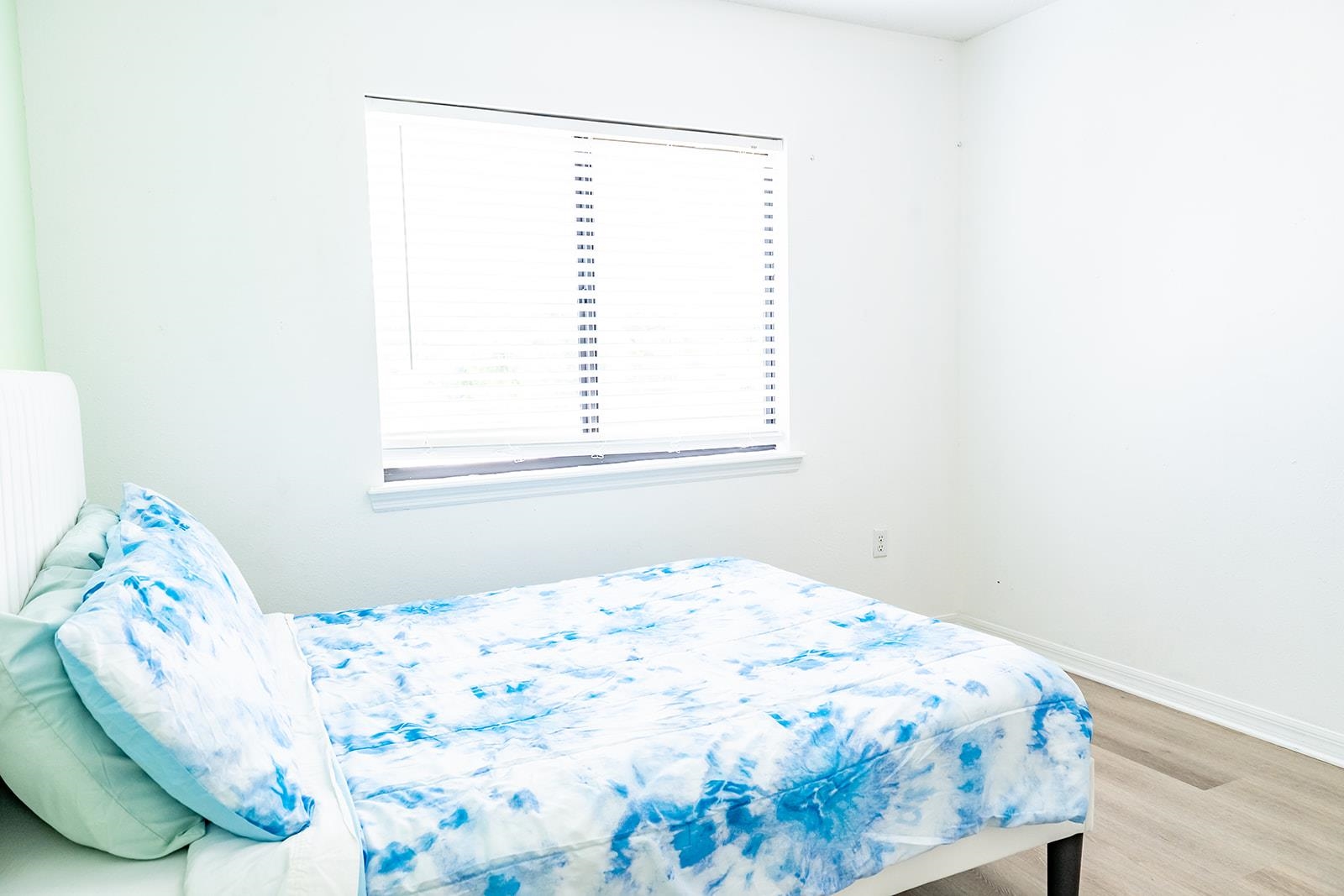 Image 33 of 40 For 50 Hannah Cole Dr