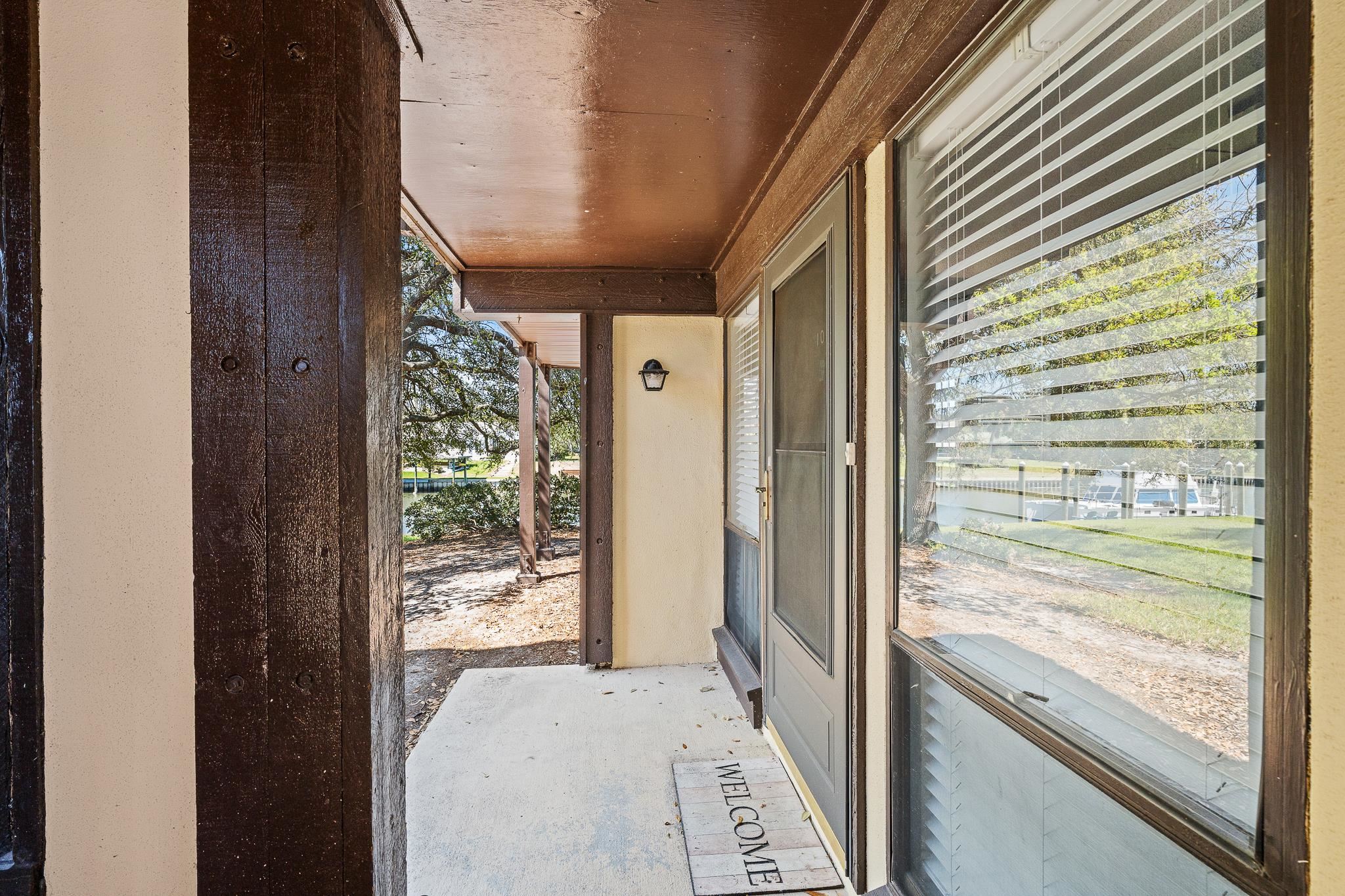 Image 2 of 44 For 42 Club House Dr  101
