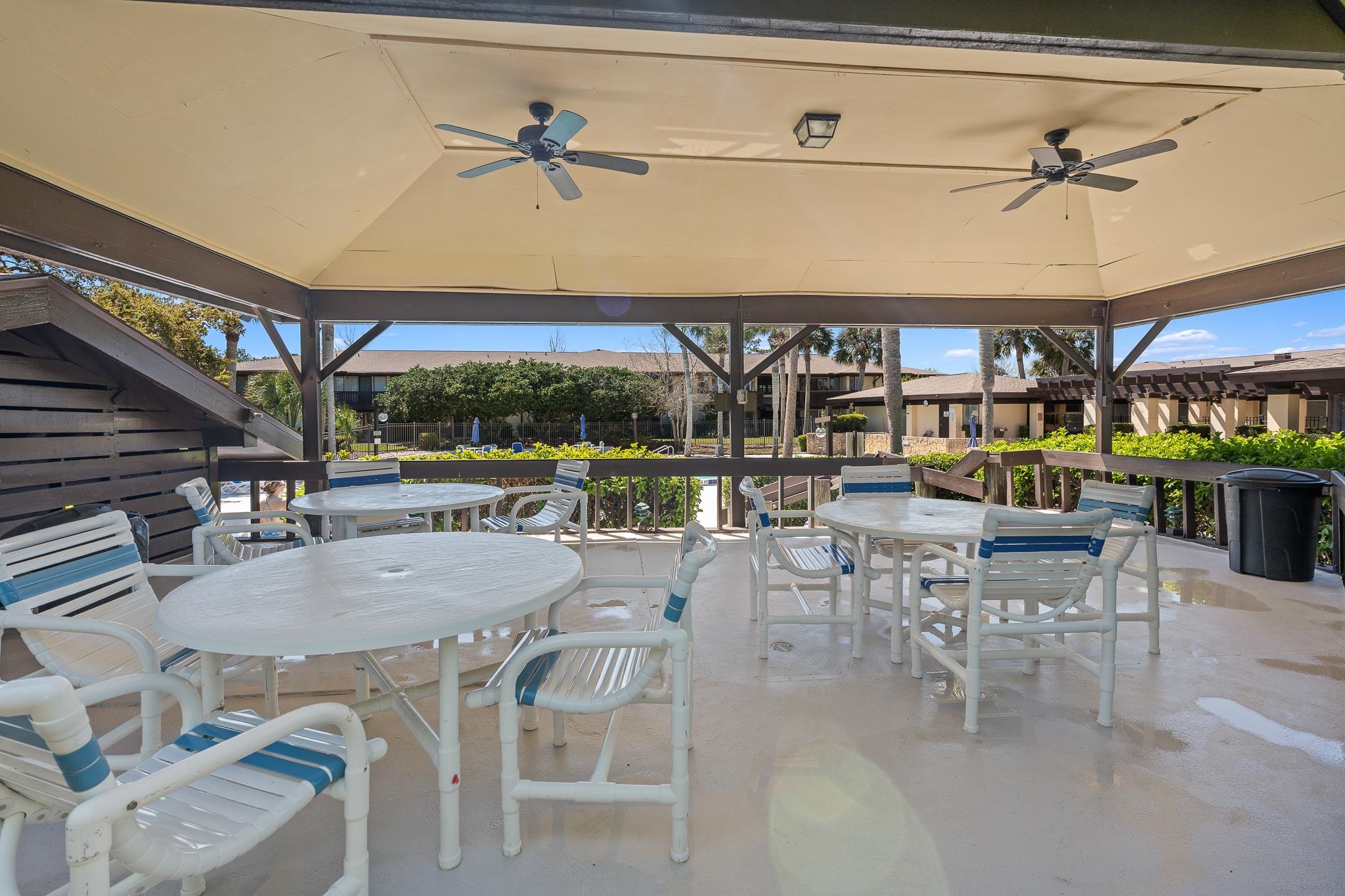 Image 36 of 44 For 42 Club House Dr  101