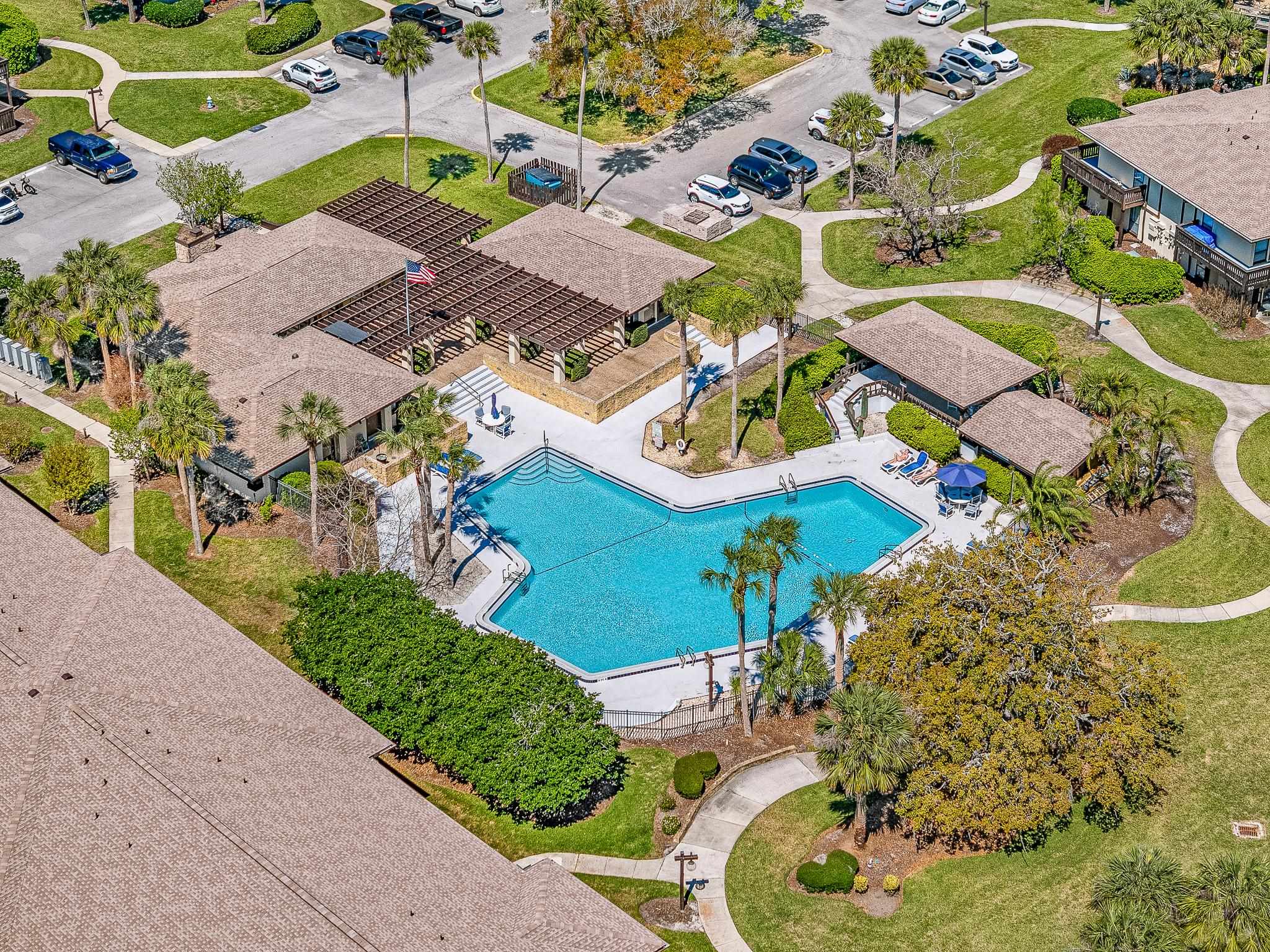 Image 38 of 44 For 42 Club House Dr  101