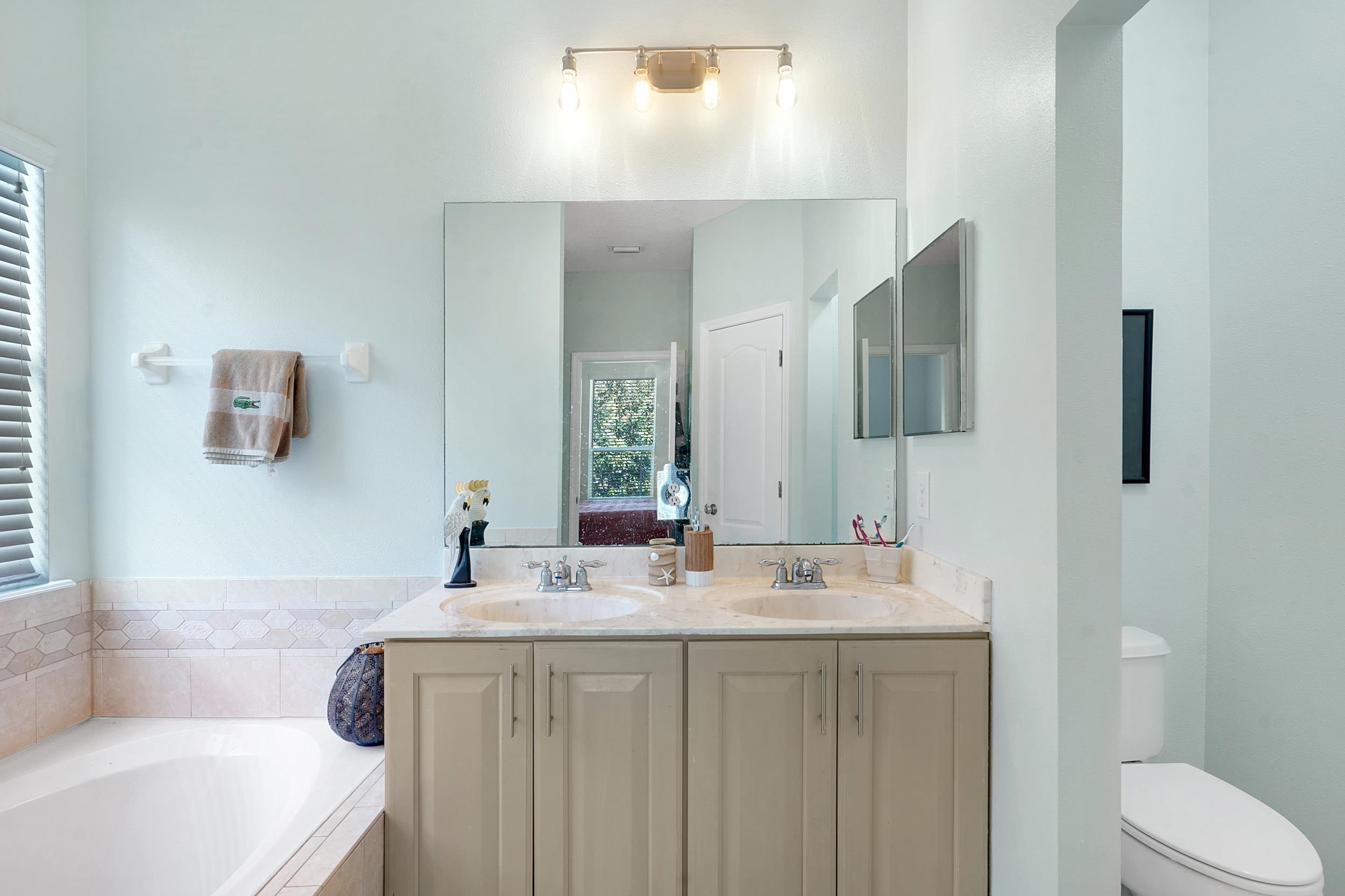 Image 16 of 39 For 935 Saltwater Cir