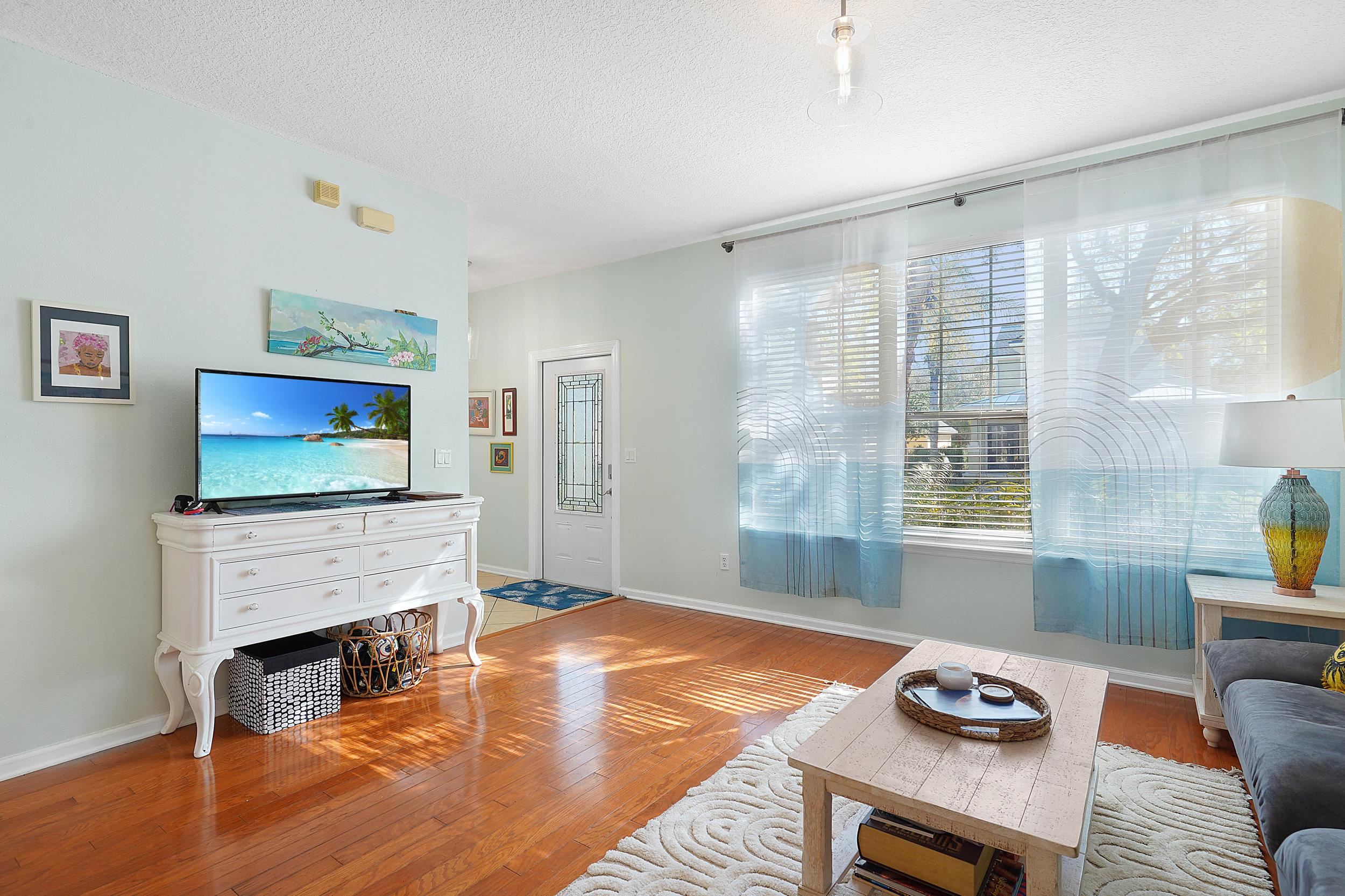 Image 5 of 39 For 935 Saltwater Cir